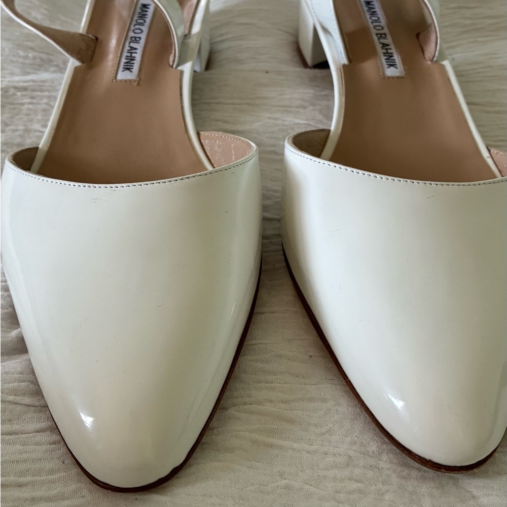 MANOLO BLAHNIK
Aspro Patent Slingback Ballerina Pumps